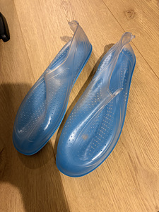 Decathlon läbipaistvad veejalatsid EU43/44 (1 foto / 4)