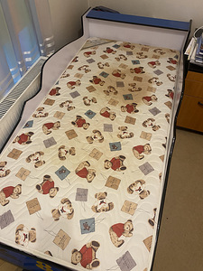 Детская кровать (2 фото из 2)