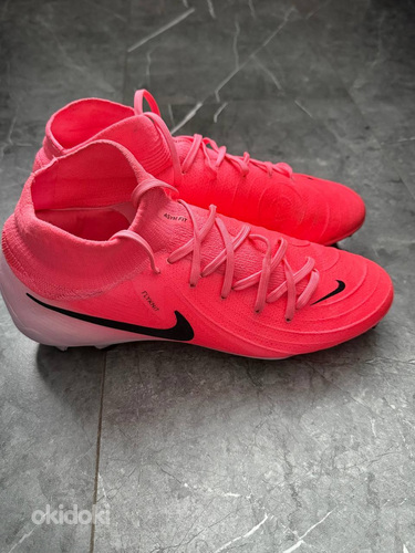 Футбольные бутсы Nike phantom luna pro