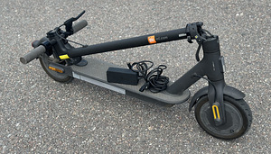 Xiaomi Mi Electric Scooter S1 / Tõukeratas (3 foto / 6)