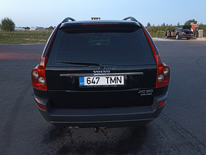 M/V Volvo XC90 (6 фото из 13)