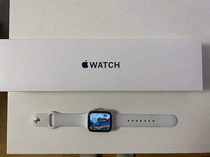 Apple Watch SE (2020) GPS + Cellular 40mm Silver (1 foto / 5)