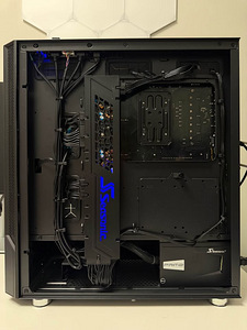 High-end Mänguarvuti - Ryzen 7 9700X, RTX 5070 12GB, 32gb (7 foto / 9)