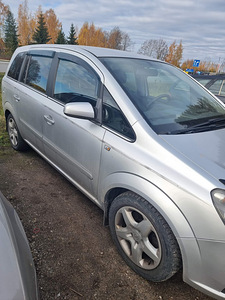 Opel zafira (4 foto / 6)