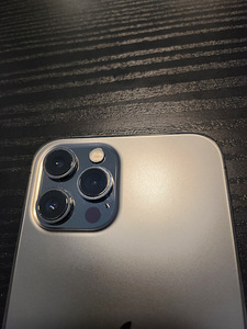 iPhone 12 Pro Макс 256 ГБ (6 фото из 8)