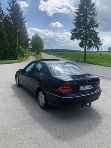 Mercedes Benz C270 (3 foto / 5)