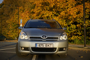 Toyota Corolla Verso 2.2 100kW D4D (1 foto / 14)