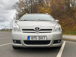 Toyota Corolla Verso 2.2 100kW D4D (2 foto / 14)