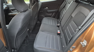 Dacia Sandero Stepway (10 фото из 11)