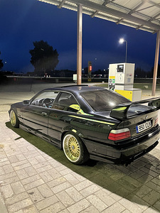 BMW E36 316 2.3 (2 фото из 9)