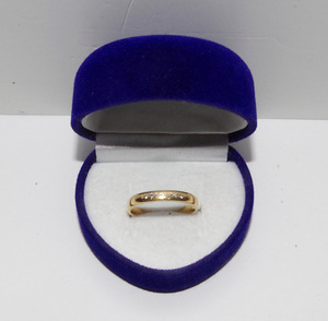 Золотое кольцо с бриллиантами, 750 пробы, вес 2.80 г