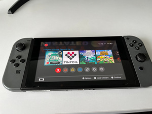Nintendo Switch V1 (Atmosphere, Jailbroken) + 128gb SD Kaart (2 foto / 3)