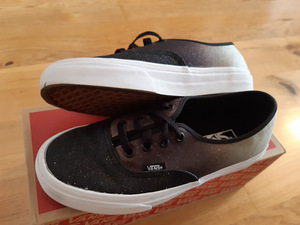 Тенниски Vans (1 фото из 3)