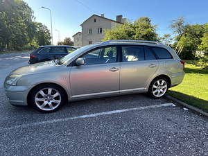 Toyota Avensis 2.0 108kw (3 foto / 14)