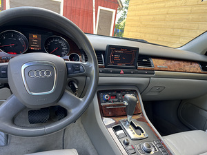Audi A8 D3 4.2TDi 240kw (10 foto / 13)