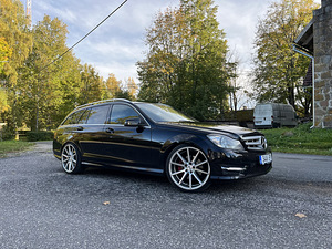 Mercedes-Benz C 300 4Matic AMG pakett 3.0 170kW (2 foto / 15)