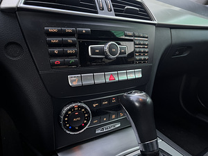Mercedes-Benz C 300 4Matic AMG pakett 3.0 170kW (14 foto / 15)