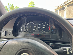 BMW E39 540i manuaal (15 foto / 15)