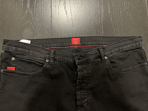 Hugo Boss (3 фото из 4)