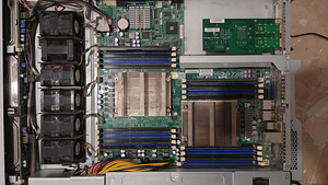 Serverid + Protsessorid + Mälud + Kettad (3 foto / 8)