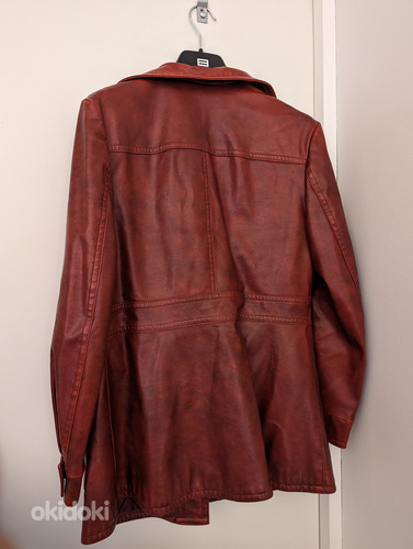 Женская куртка из искусственной кожи (фото #2)