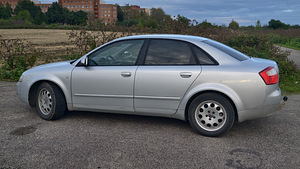 AUDI A4 B6 2.5 120kw (4 foto / 10)