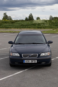 Volvo V70, 2000a, 2.5L 103kW, manuaal, diisel