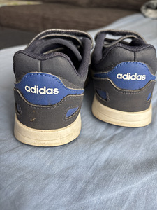 Adidase papud 31 (2 foto / 4)