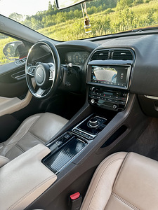 Jaguar F-Pace 3.0D AWD 221 kW Automaat • 2017 (7 foto / 12)