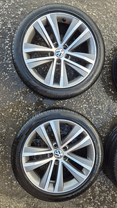 Диски VW Toulan 18" 5x112 ET 35 с шинами 45/225/r18 (2 фото из 4)