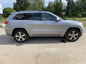 Jeep Grand Cherokee (3 foto / 8)