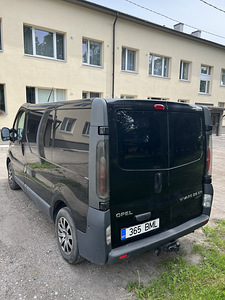 Opel Vivaro 2.5 (1 foto / 4)