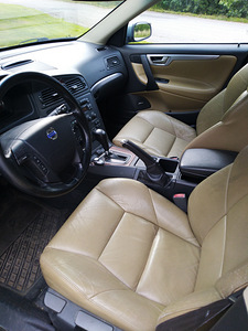 Продам автомобиль (10 фото из 13)