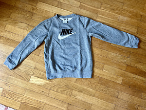 Laste Nike pusa S (128-137 cm) (1 foto / 3)