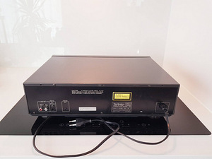 Проигрыватель компакт-дисков TECHNICS SL PS50 (4 фото из 6)