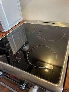 Elektripliit Hansa keraamiline, 65L, roostevaba teras (2 foto / 6)