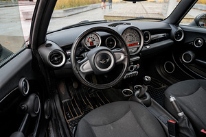 MINI Cooper D (8 фото из 9)
