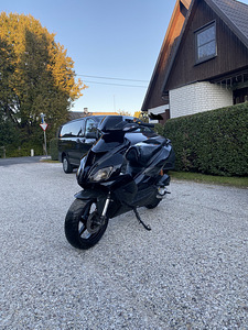 Aprilia sr50r (3 foto / 4)