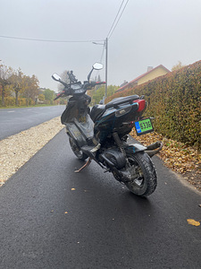 Aprilia sr50r (3 фото из 3)