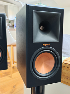 Klipsch RP-160M riiulikõlarid jalgadega (4 foto / 7)