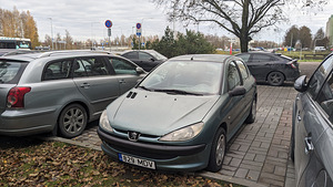 Peugeot 206 1.4 55kW 2000 (2 foto / 11)
