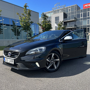Volvo v40 R-Design (1 foto / 11)