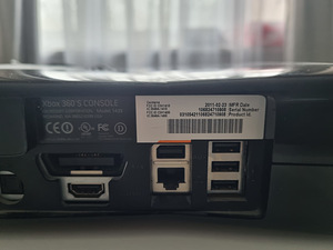 XBOX360 + FreeBoot 120Гб (3 фото из 3)