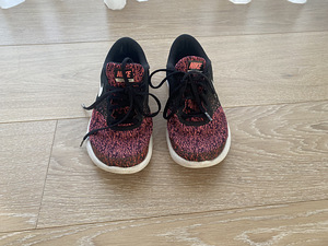 Nike tossud nr 37