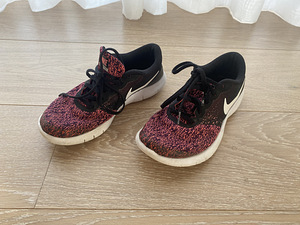 Nike tossud nr 38 (2 foto / 8)
