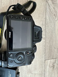 Nikon D3100 + Nikon AF-S VR 18-55mm (4 foto / 4)