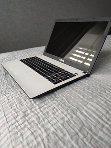 Продам notebook asus x501a white (1 фото из 9)