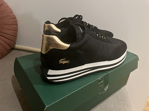 Lacoste jalatsid 43nr (2 foto / 2)