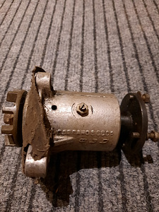 Moskvich 412 veepump (1 foto / 2)