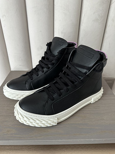 Giuseppe Zanotti jalatsid UUED 39,5 (3 foto / 6)